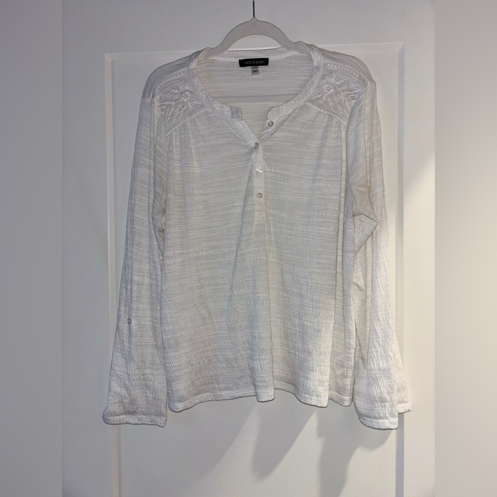 Cable & Gauge: Textured White Blouse - Picture 4 of 5